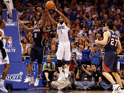 安东尼vs詹姆斯赛后拥抱 安东尼vs詹姆斯赛后拥抱